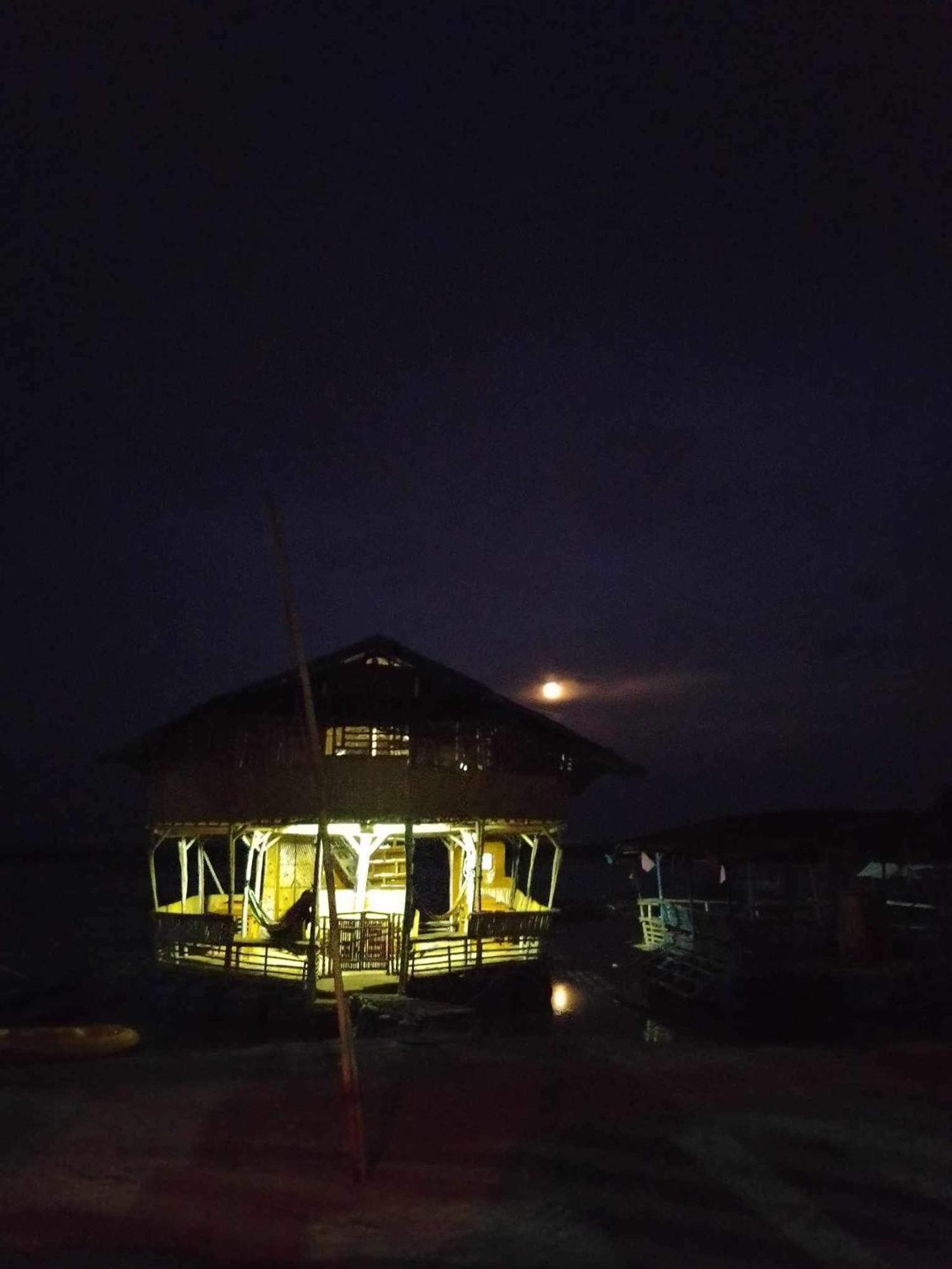 Bamboo Nest Beachfront Puerto Princesa Exterior foto