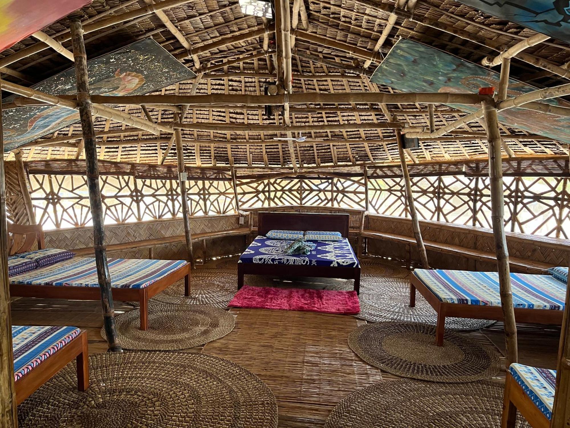 Bamboo Nest Beachfront Puerto Princesa Exterior foto